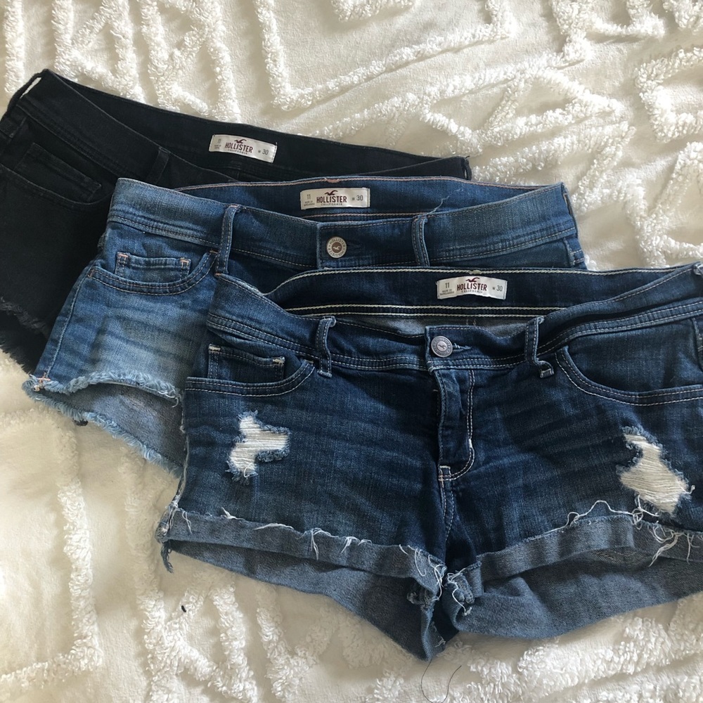 Hollister low rise shorts sz 11 black distressed